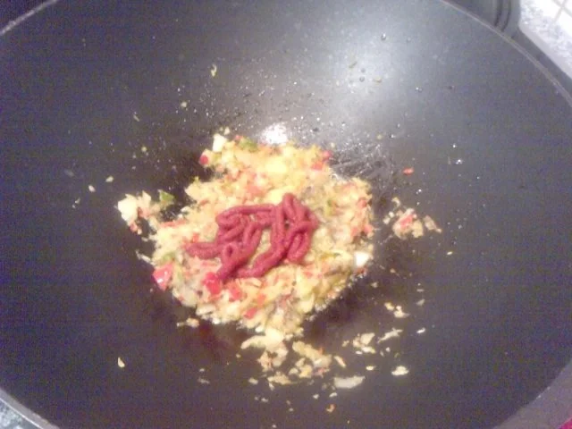 PASTA NICHT NUR FÜR LEICHTE MÄDCHEN --- SPAGHETT I  ALLA  PUTTANESCA - Rezept - Bild Nr. 6