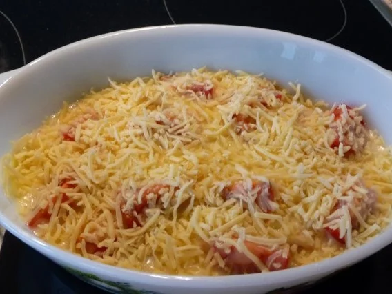 Auflauf: Porree-Hähnchenröllchen in Zwiebelsoße mit Käse überbacken - Rezept - Bild Nr. 3