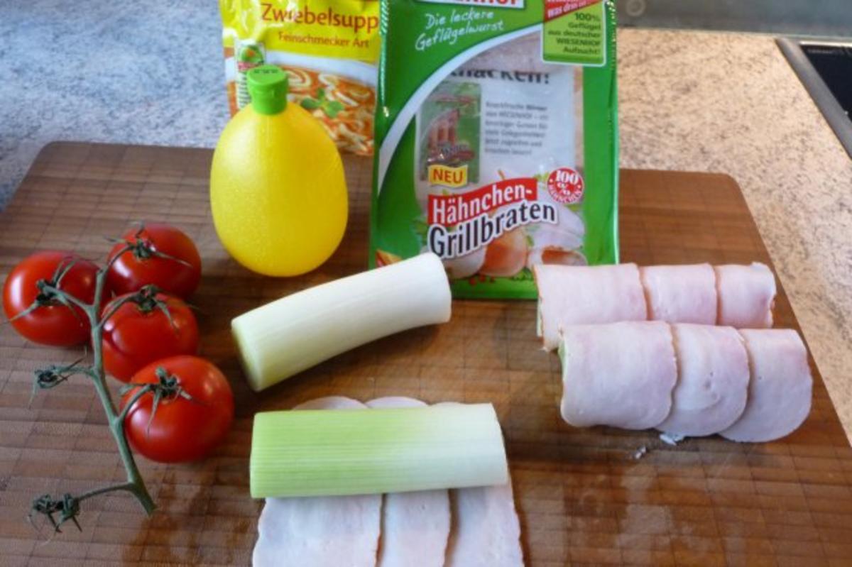 Auflauf: Porree-Hähnchenröllchen in Zwiebelsoße mit Käse überbacken ...