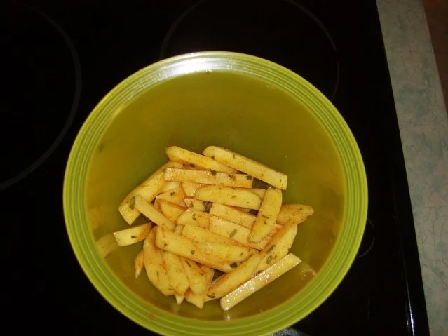 Gefüllte Putenmedaillon an Waldchampignons mit Pommes - Rezept - Bild Nr. 6