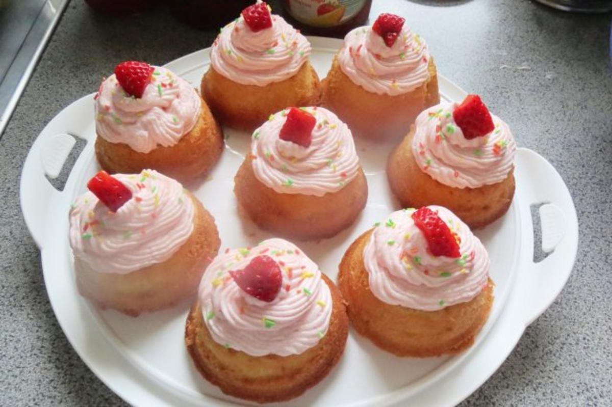 Backen: Erdbeer-Cupcakes - Rezept - Bild Nr. 5