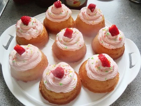 Backen: Erdbeer-Cupcakes - Rezept - Bild Nr. 5