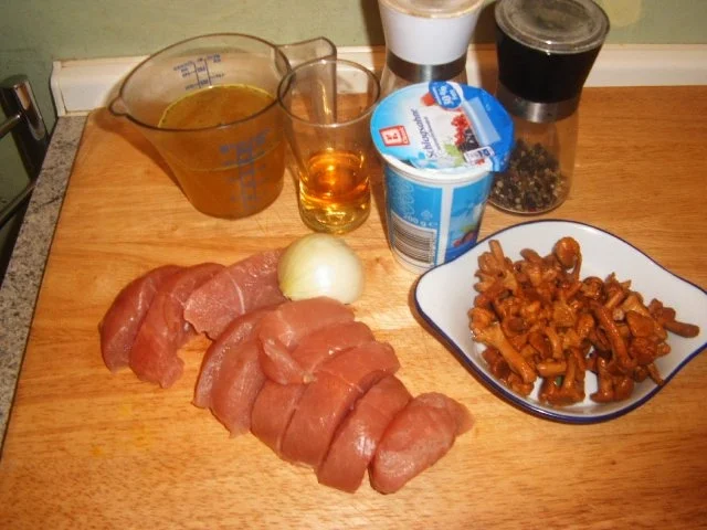 Rezept: Putensteaks in einer Pfifferling-Whiskysoße Bild Nr. 2 Putensteaks in einer Pfifferling-Whiskysoße - Rezept - Bild Nr. 2