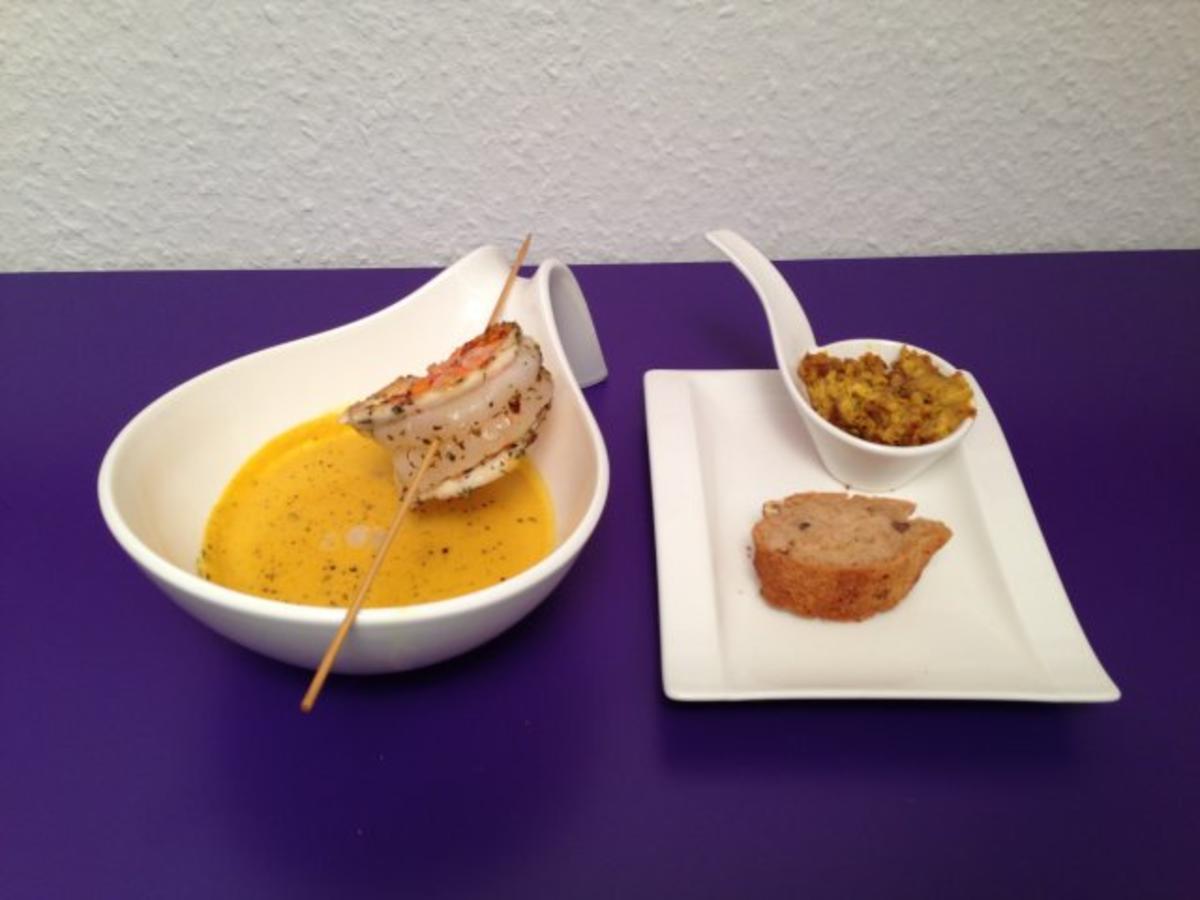 Bilder für Apfel-Curry Suppe mit Gamba, dazu Malzbierbrot mit Dattelaufstrich - Rezept