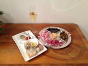 Italienischer Schaumwein dazu eine Variation verschiedener Antipasti - Rezept