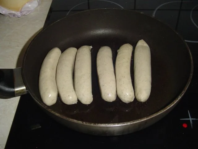 Rezept: Currywurst a la Mamma Bild Nr. 3 Currywurst a la Mamma - Rezept - Bild Nr. 3