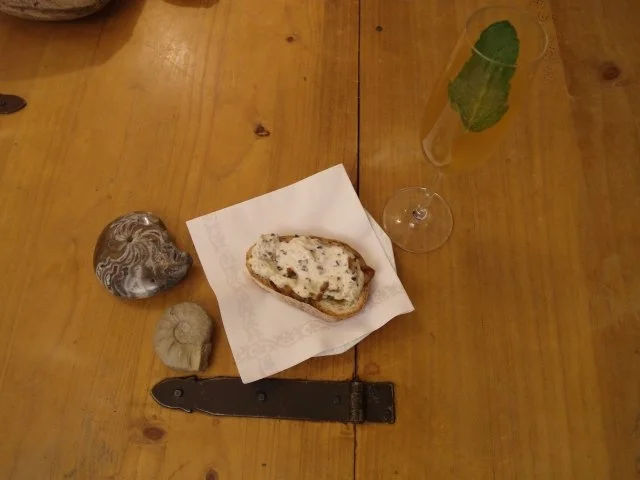 Rezept: Geröstetes Brot mit Ziegenkäse-Crème Geröstetes Brot mit Ziegenkäse-Crème - Rezept