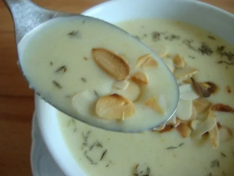 Rezept: feines Mandelcremesüppchen Bild Nr. 2 feines Mandelcremesüppchen - Rezept - Bild Nr. 2