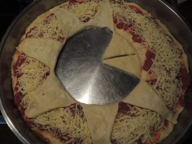 Rezept: Sonnenblumen Pizza Bild Nr. 4 Sonnenblumen Pizza - Rezept - Bild Nr. 4