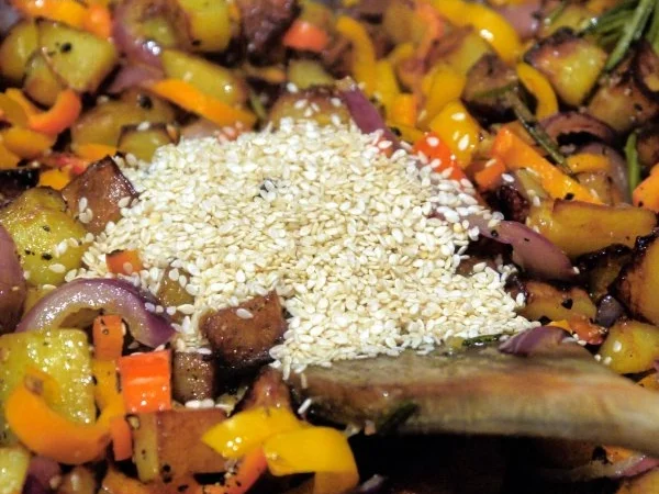 Kartoffel-Gemüsepfanne mit Sesam - Rezept - Bild Nr. 8