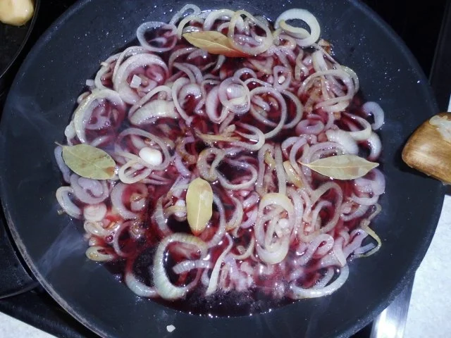 Rezept: Tatar-Braten und Rotwein-Zwiebeln Bild Nr. 22 Tatar-Braten und Rotwein-Zwiebeln - Rezept - Bild Nr. 22