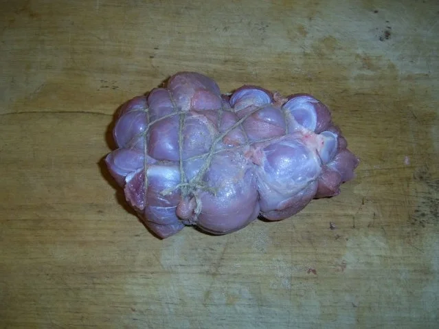 Rezept: Kalbsrollbraten mit Seranofüllung in Forstmeisters Marinade Bild Nr. 4 Kalbsrollbraten mit Seranofüllung in Forstmeisters Marinade - Rezept - Bild Nr. 4