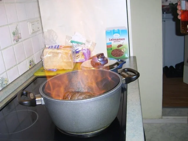 Rezept: Kalbsrollbraten mit Seranofüllung in Forstmeisters Marinade Bild Nr. 11 Kalbsrollbraten mit Seranofüllung in Forstmeisters Marinade - Rezept - Bild Nr. 11