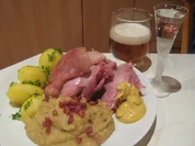 Eisbein mit Erbspüree - Rezept