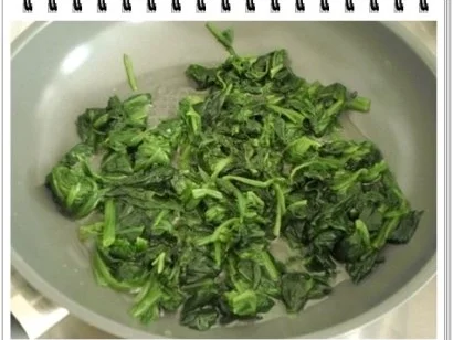 Rezept: Hausgemachte Maultaschen auf Spinatbett Bild Nr. 8 Hausgemachte Maultaschen auf Spinatbett - Rezept - Bild Nr. 8