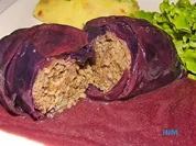 Roulade vom Rotkohl mit gekochter Wildfleischfüllung - Rezept