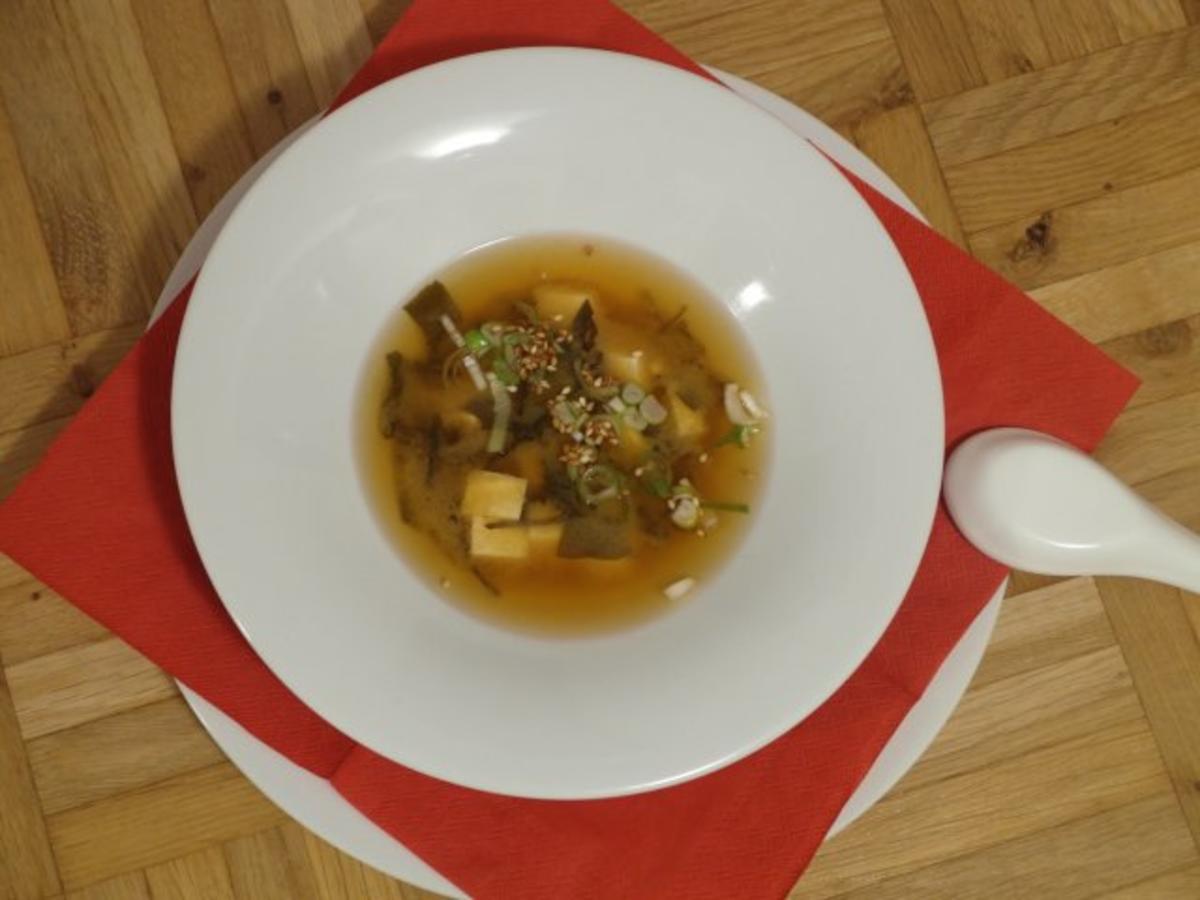 Miso Suppe mit Tofu und Seetang - Rezept - kochbar.de