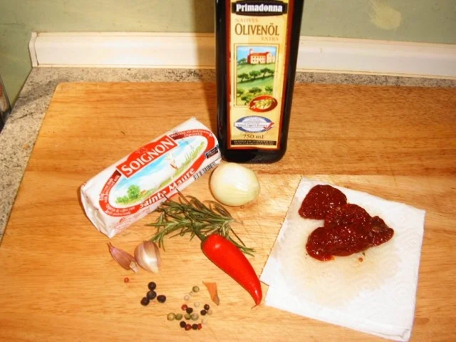 Rezept: Eingelegter Ziegencamembert Bild Nr. 2 Eingelegter Ziegencamembert - Rezept - Bild Nr. 2