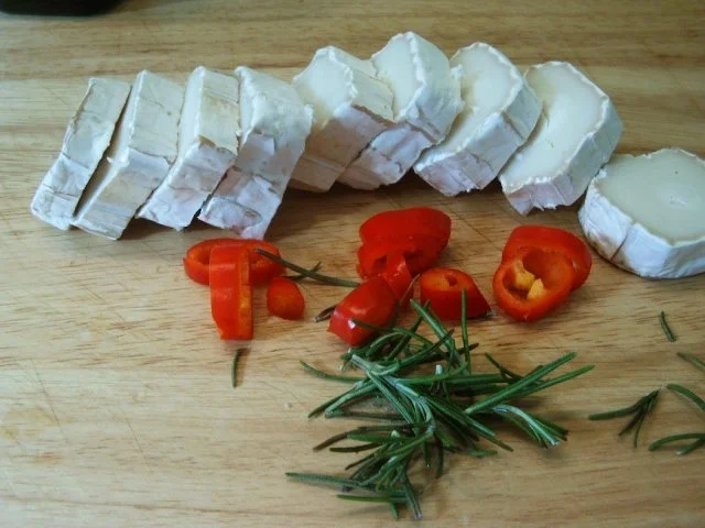 Rezept: Eingelegter Ziegencamembert Bild Nr. 3 Eingelegter Ziegencamembert - Rezept - Bild Nr. 3