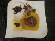 Dry Aged Rinderfilet mit Sauce Café de Paris, getrüffeltem Kartoffelpüree und Speckbohnen - Rezept