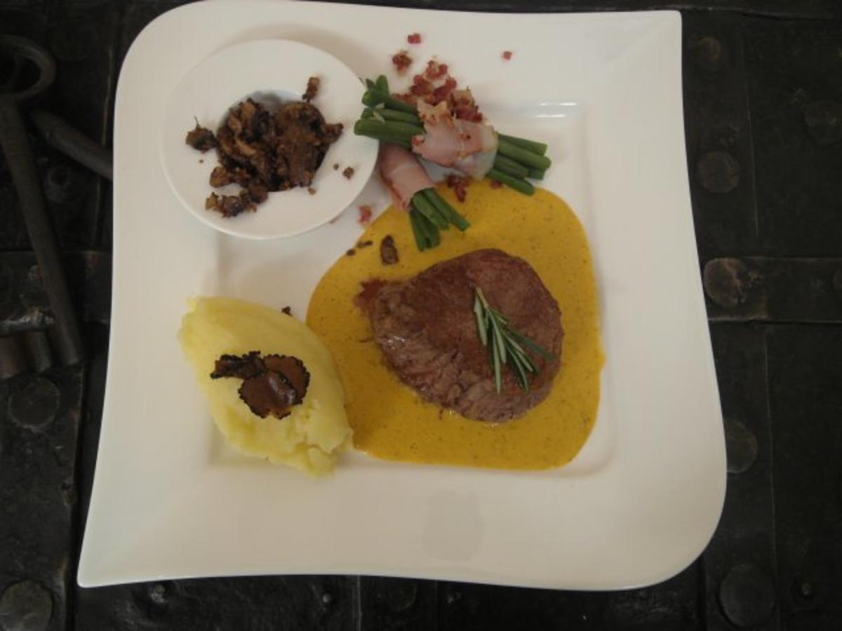 Dry Aged Rinderfilet mit Sauce Café de Paris, getrüffeltem
Kartoffelpüree und Speckbohnen - Rezept Durch Das perfekte Dinner