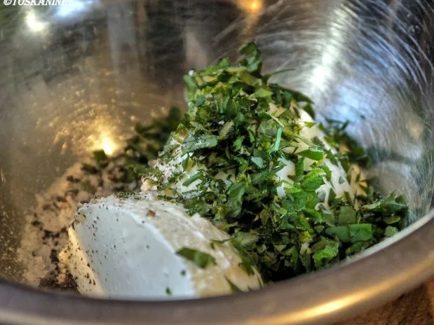 Mediterran gefüllte Buchweizencrepes mit Minz-Gurken - Rezept - Bild Nr. 5