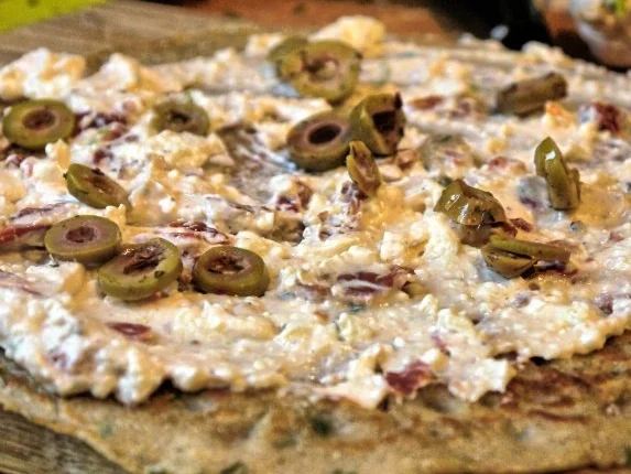 Mediterran gefüllte Buchweizencrepes mit Minz-Gurken - Rezept - Bild Nr. 17