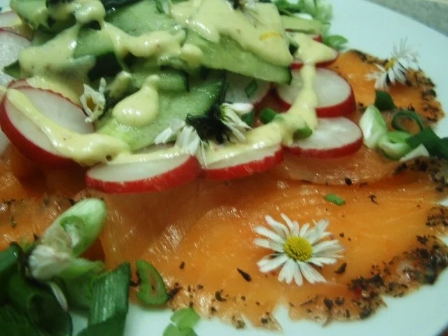 Lachs mit Gurken-Radieschensalat - Rezept - Bild Nr. 2