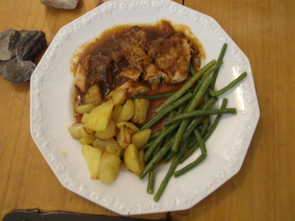 Bilder für Alt-Eifeler Schweine-Schmorbraten mit Backkartoffeln und Rosenkohl - Rezept