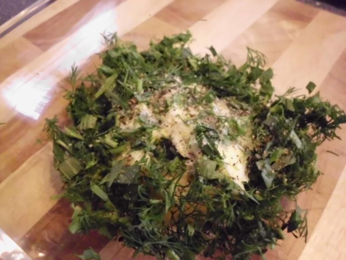Roastbeef mit Estragon-Dillbutter, dazu ein mediterraner Salat - Rezept - Bild Nr. 4
