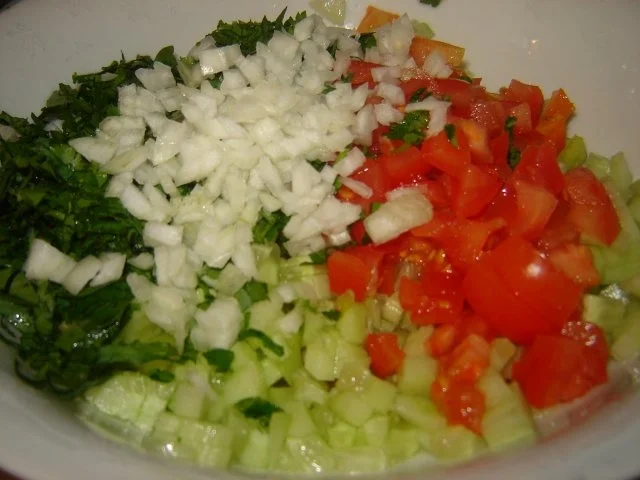 Kichererbsen Frikadellen mit Minzjoghurt und türkischem Bauernsalat - Rezept - Bild Nr. 13