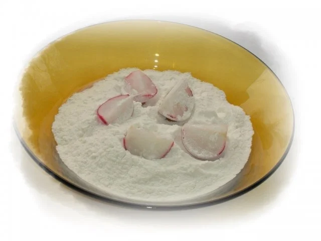 Gebackene Radieschen im Parmesankörbchen, dazu Joghurt-Wasabi-Creme - Rezept - Bild Nr. 8