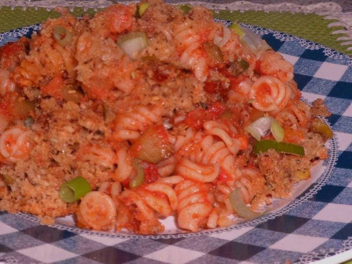 Nudeln/Pasta: Spirelli in Tomaten-Speck-Soße überbacken mit Knusper-Parmesan-Streuseln - Rezept - Bild Nr. 16