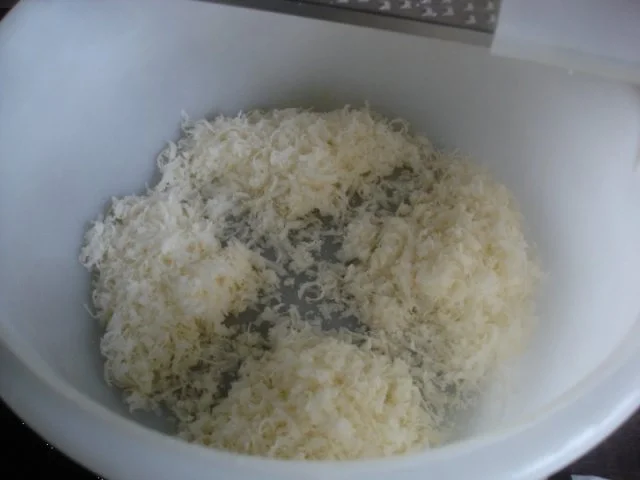 Rezept: Hartkäsehippen Bild Nr. 3 Hartkäsehippen - Rezept - Bild Nr. 3