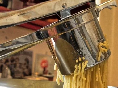 Rezept: Mini-Orangen-Ricotta-Gugelhupfe Bild Nr. 2 Mini-Orangen-Ricotta-Gugelhupfe - Rezept - Bild Nr. 2