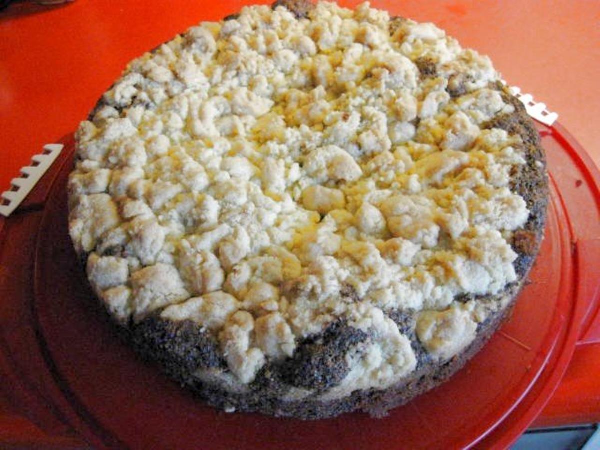 Haselnuss - Mohn - Kuchen mit Streusel - Rezept