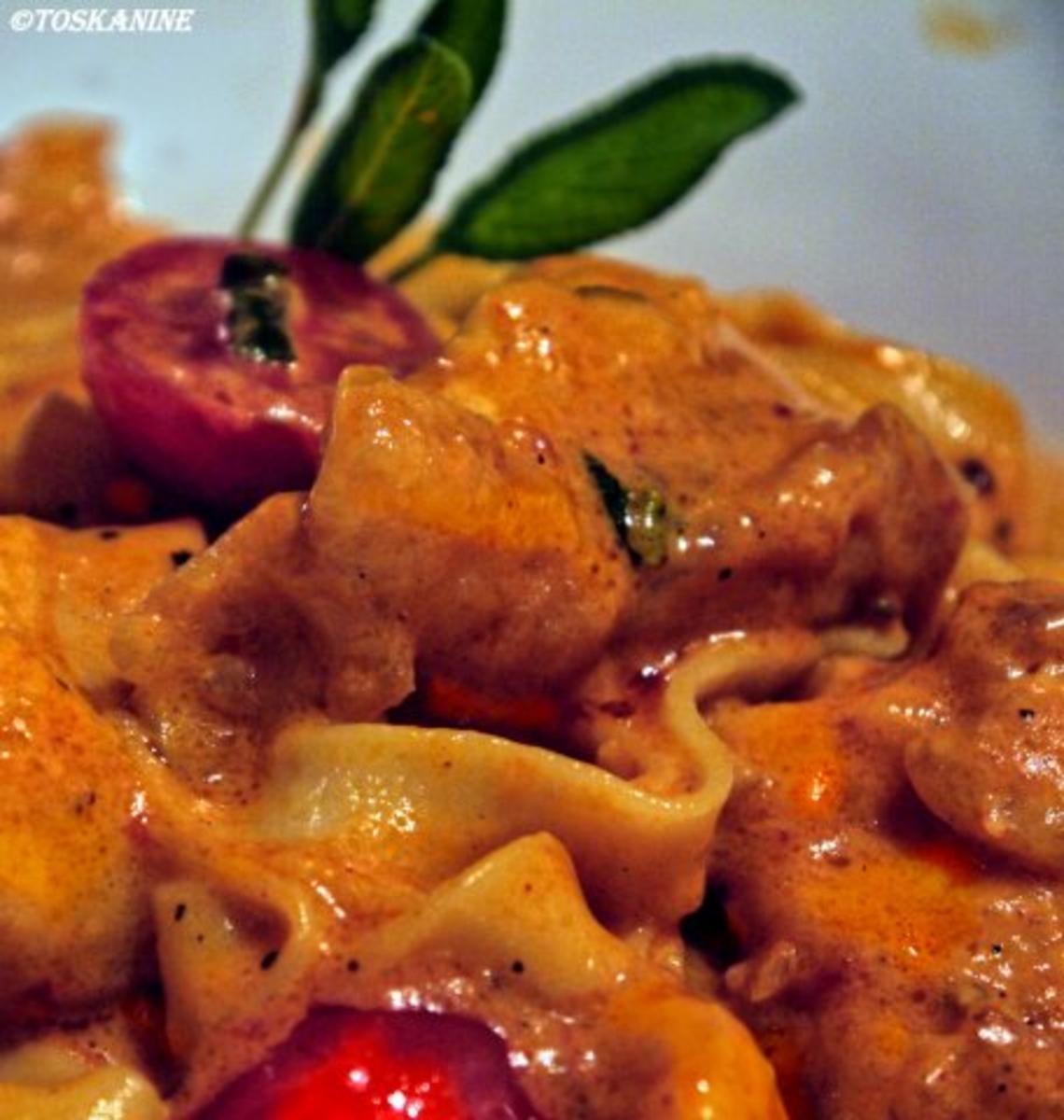 Hähnchen mit Tomate und Salbei zu selbstgemachter Tagliatelle - Rezept - Bild Nr. 17