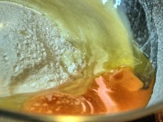 Hähnchen mit Tomate und Salbei zu selbstgemachter Tagliatelle - Rezept - Bild Nr. 2