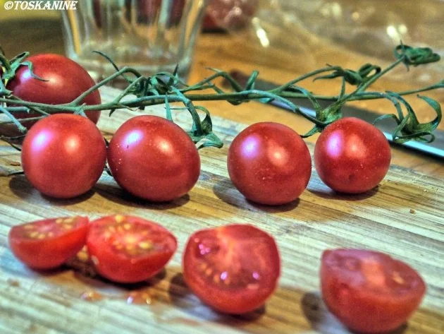 Hähnchen mit Tomate und Salbei zu selbstgemachter Tagliatelle - Rezept - Bild Nr. 4