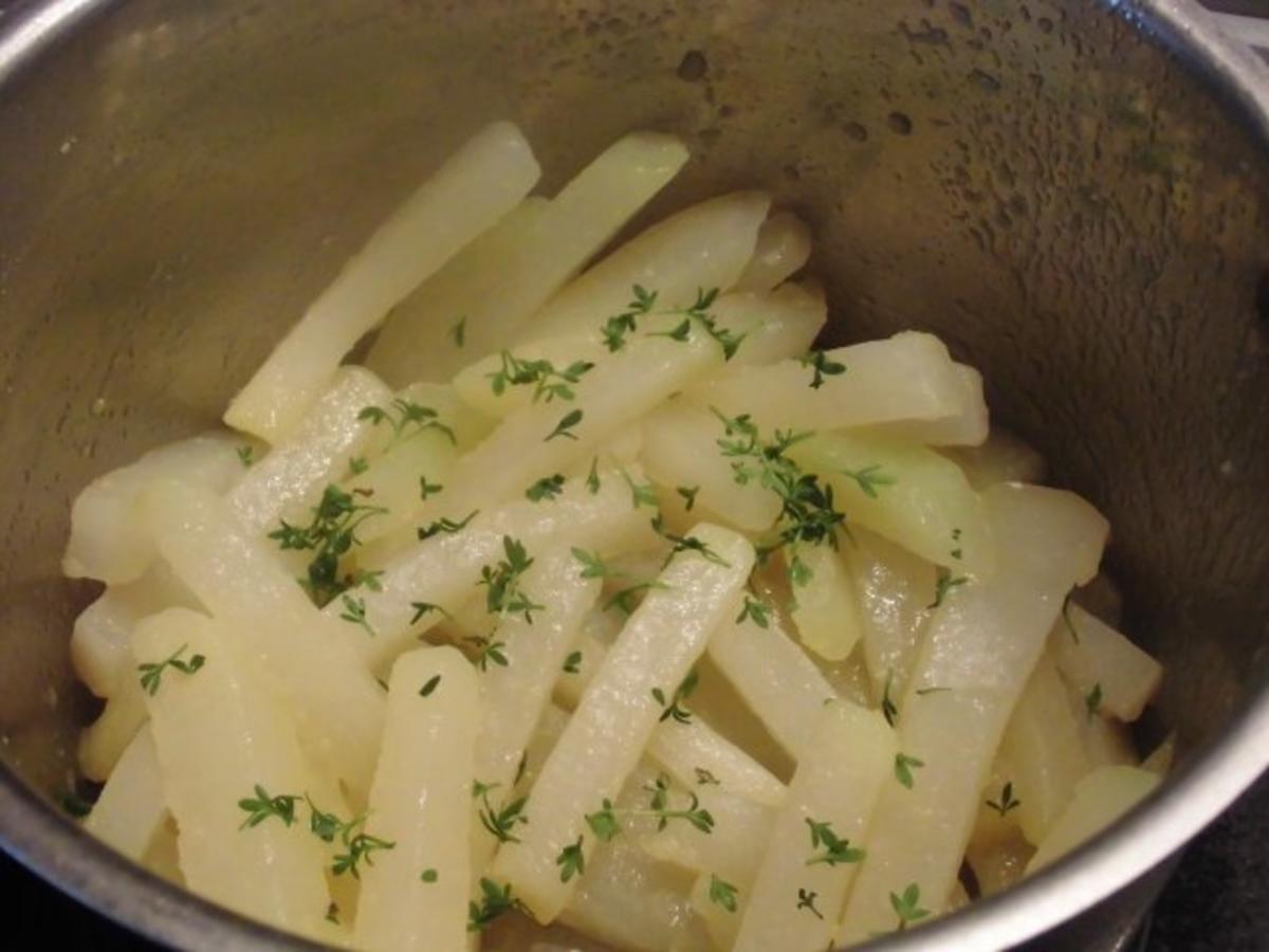 Fischfilet paniert an - Senf - Dill - Estragon Soße mit Kohlrabi und kleinen Kartoffeln. - Rezept - Bild Nr. 2