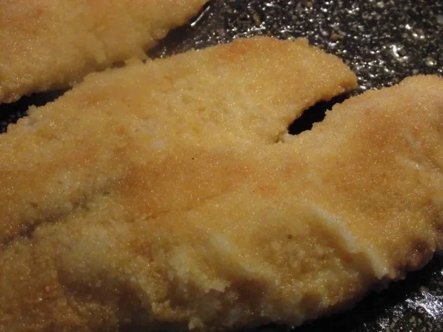 Rezept: Fischfilet paniert an - Senf - Dill - Estragon Soße mit Kohlrabi und kleinen Kartoffeln. Bild Nr. 3 Fischfilet paniert an - Senf - Dill - Estragon Soße mit Kohlrabi und kleinen Kartoffeln. - Rezept - Bild Nr. 3