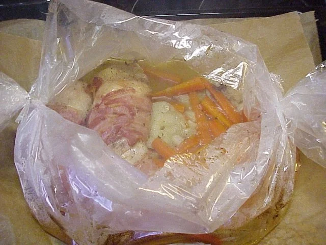 Hähnchenschenkel mit Knoblauch und Möhren im Bratschlauch - Rezept - Bild Nr. 2