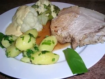 Duroc Schweinskarree mit Bärlauchkartöffelchen, Blumenkohl und Broccoli - Rezept - Bild Nr. 8