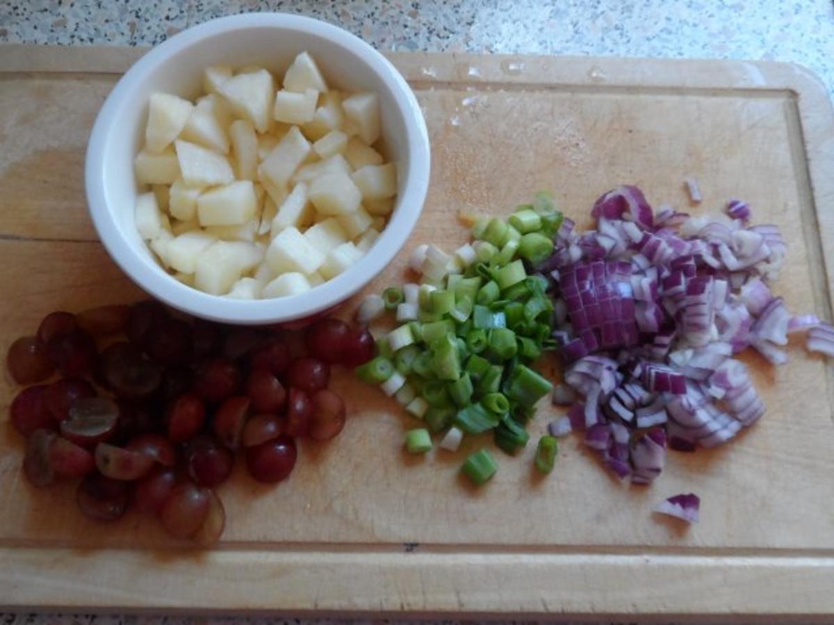 Salate: Fruchtiger Wurst-Käse-Salat mit Pistazien-Orangen-Dressing - Rezept - Bild Nr. 5
