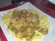 Gulasch mit Nudeln - Rezept