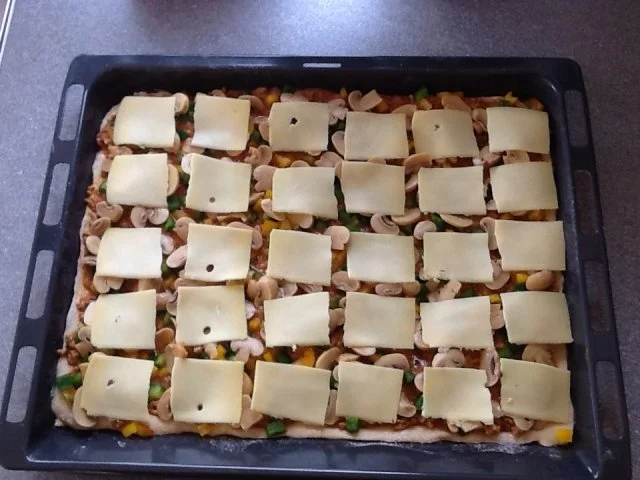 Pizza Bolognese - Rezept - Bild Nr. 3