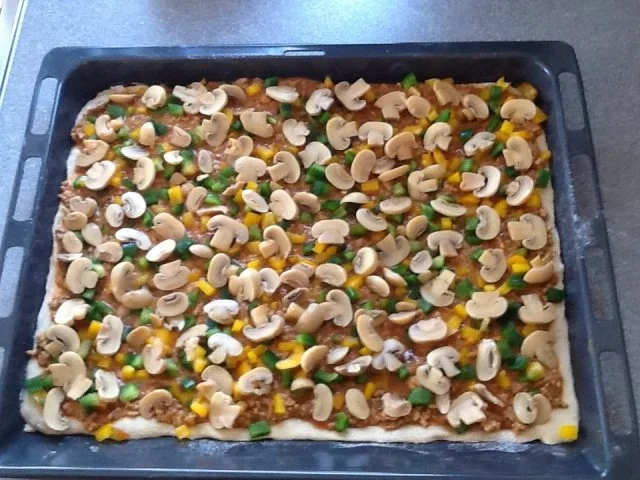 Pizza Bolognese - Rezept - Bild Nr. 4