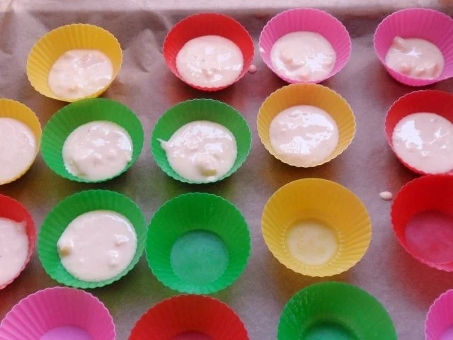 Rezept: Backen: Mango-Käse-Küchlein mit Blood-Orange-Lime-Curd-Füllung Bild Nr. 8 Backen: Mango-Käse-Küchlein mit Blood-Orange-Lime-Curd-Füllung - Rezept - Bild Nr. 8