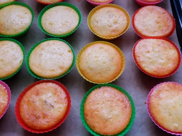 Rezept: Backen: Mango-Käse-Küchlein mit Blood-Orange-Lime-Curd-Füllung Bild Nr. 11 Backen: Mango-Käse-Küchlein mit Blood-Orange-Lime-Curd-Füllung - Rezept - Bild Nr. 11