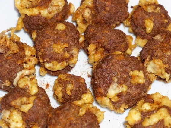 Frittierte Mettbällchen mit Käse - Rezept
